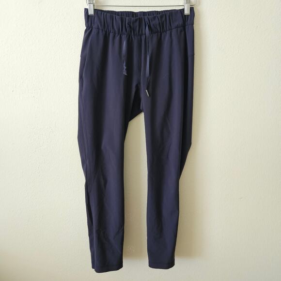 Lululemon On The Fly Women's Pant 4 Navy LW5AHOSP Casual Yoga Gym Walking - Picture 1 of 7